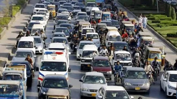 لاہور میں ٹریفک خلاف ورزیوں پر ایف آئی آر